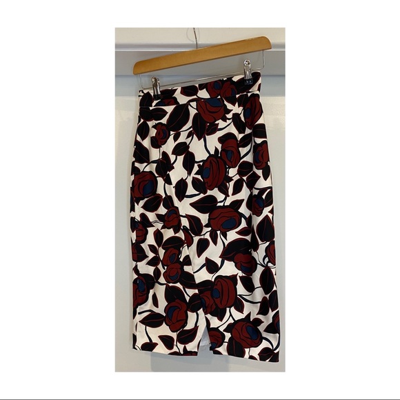 Womens Cue 2 piece set floral peplum top with pencil fitted skirt lined size 6 - Picture 5 of 13